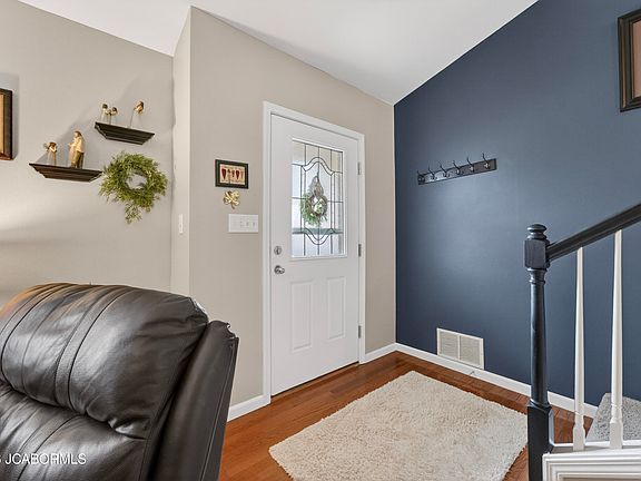 5th image of 916 Amethyst Ln