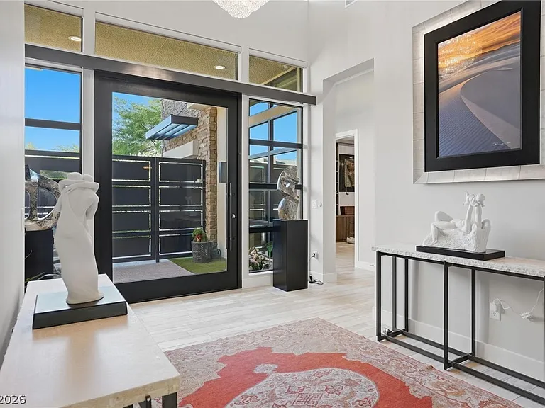 47 Moonfire Dr — Photo 2