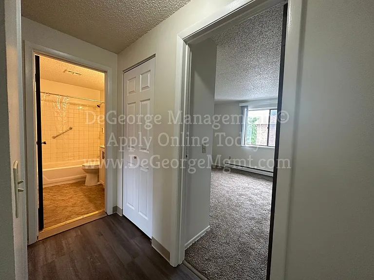 Oak Ridge Manor Apartments — Photo 24