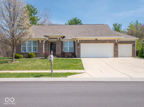 9831 N Port Dr, McCordsville, IN 46055