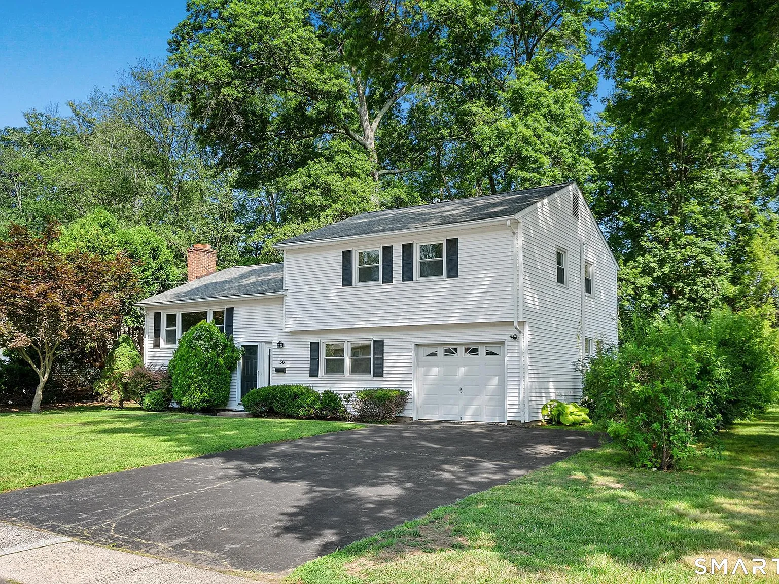 3 bed, 1.5 bath, 1809 sqft, $3,500 — Photo 2