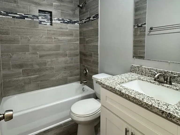 1819 Lincoln Dr — Photo 12