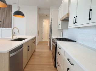 2127 W Madison St #1B, Chicago, IL 60612