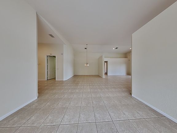 3rd image of 109 Tuscany Dr