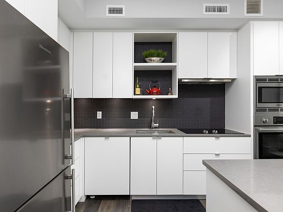 5th image of 1300 4th St SE Unit 807