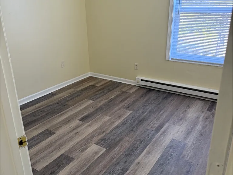 1701 Hutchinson Ave #16 — Photo 3