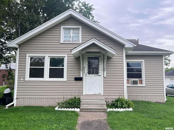 808 E Saint Louis St, West Frankfort, IL 62896