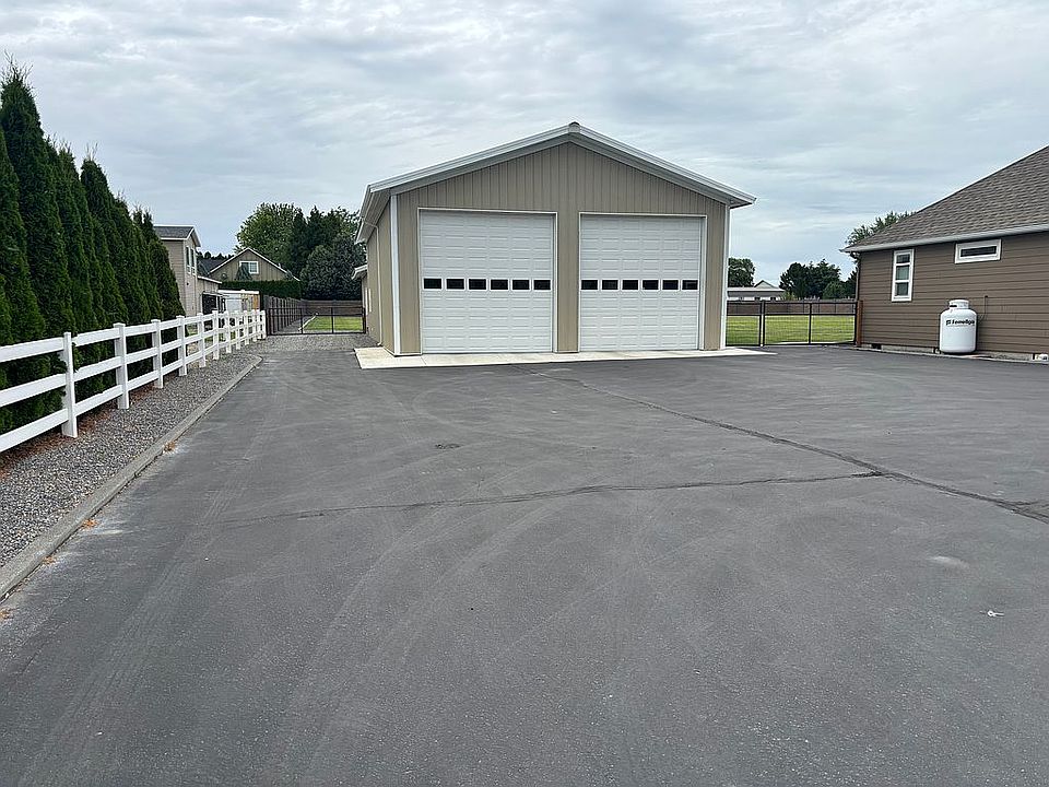 2nd image of 3900 E Lattin Rd