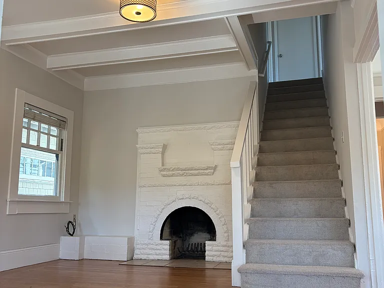 209 Sunnyside Ave — Photo 9