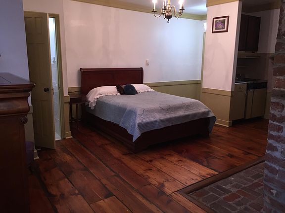 2nd image of 200 Fauquier St