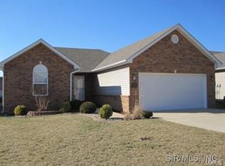 1004 W Angela Ct, Jerseyville, IL 62052