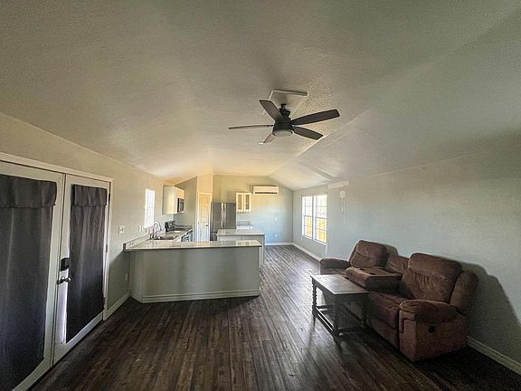 4th image of 420 Sky Harbor Rd