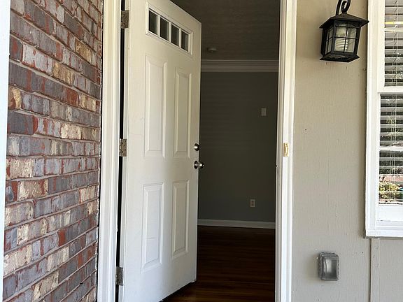 Front entry - walking into living room
