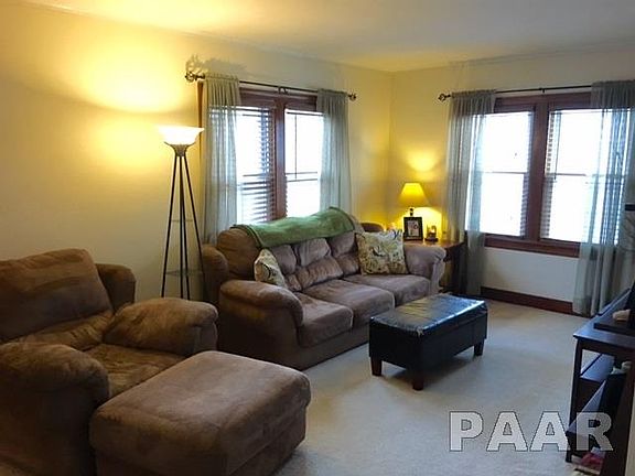 3rd image of 719 N Saint Anthony Pl