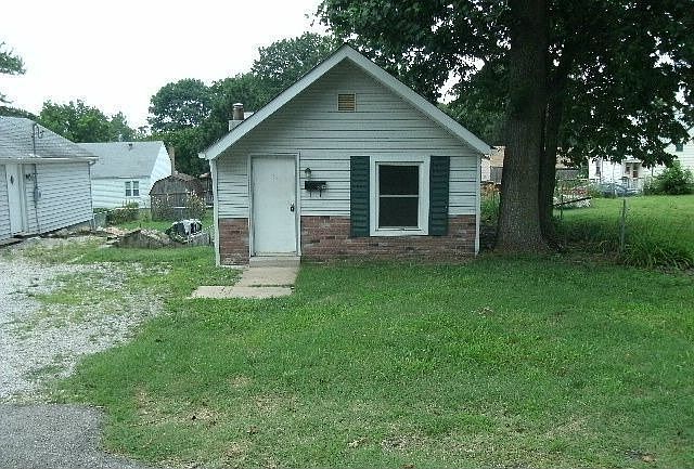 1st image of 8013 Lakewood Ave