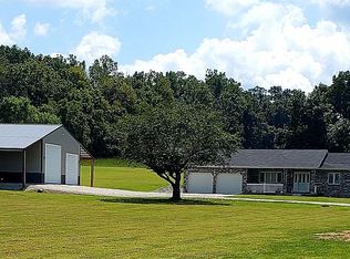 383 Sale Barn Rd, Cassville, MO 65625