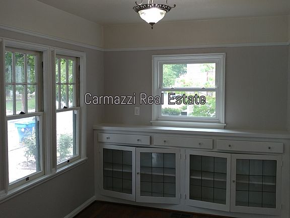 4th image of 3418 North St