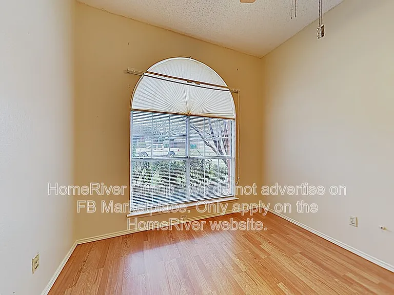 811 Miles Ln — Photo 14