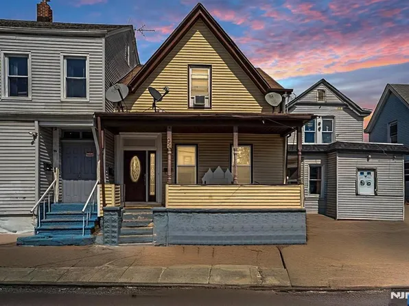 94 Manchester Avenue, Paterson, NJ 07502