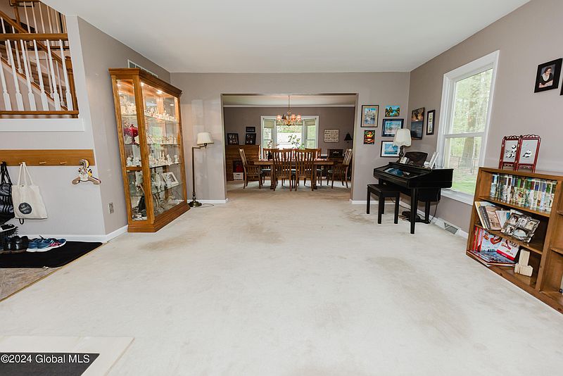 5th image of 785 Red Oak Drive