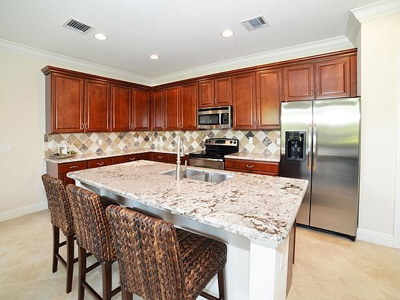 Home For Sale In Paloma