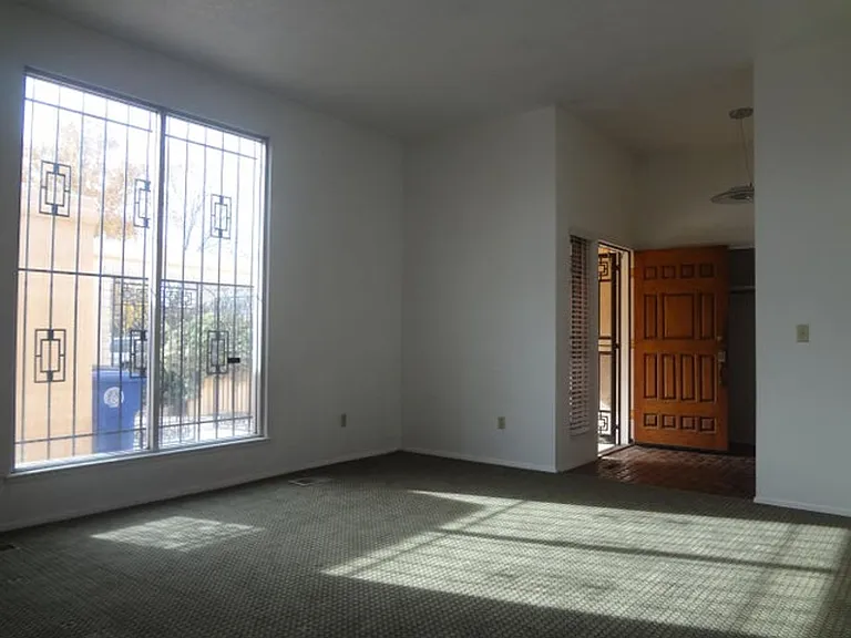 3220 La Ronda Pl NE — Photo 3