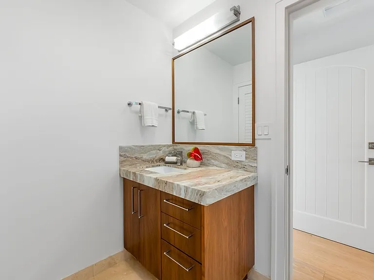 896 Mokulua Dr — Photo 32