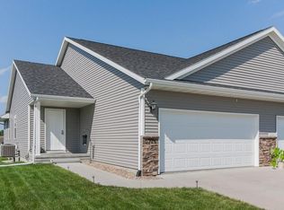 5714 Dostal Dr SW, Cedar Rapids, IA 52404