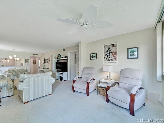 3rd image of 10809 W Clairmont Cir #105