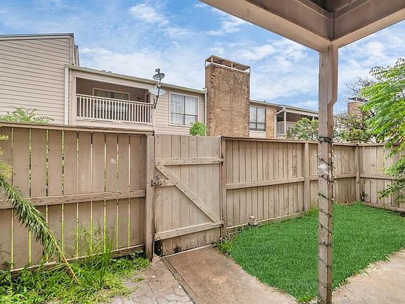 3rd image of 9557 Pagewood Ln