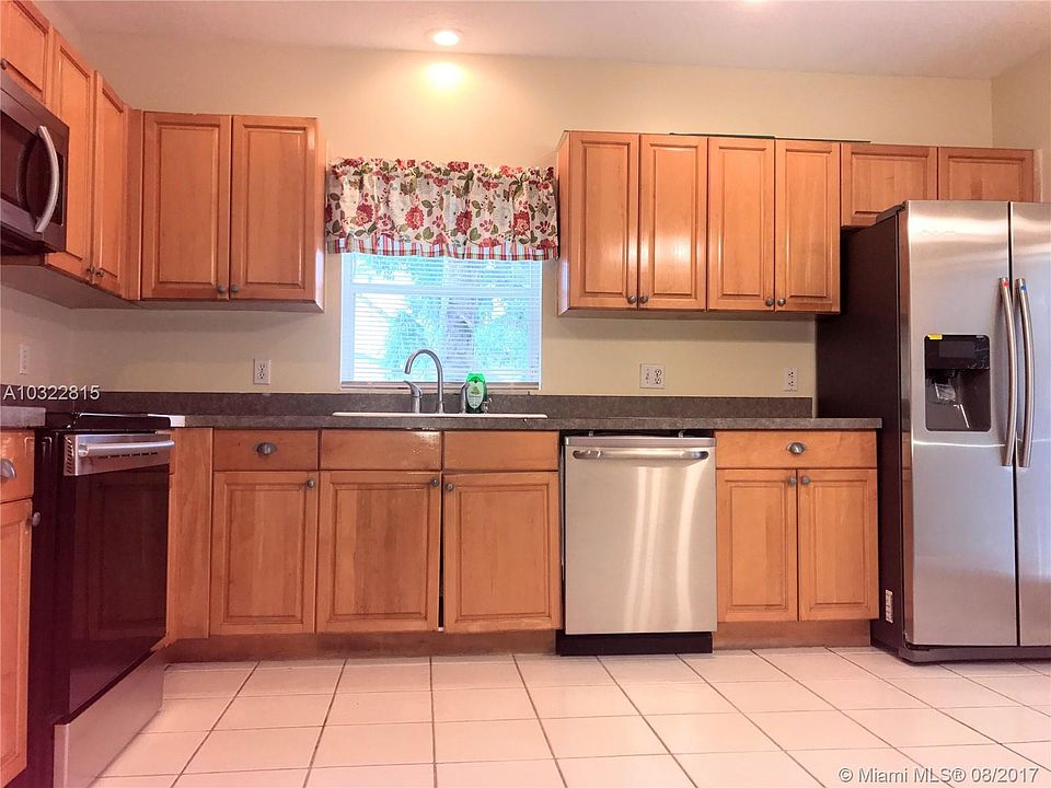2nd image of 7705 Hibiscus Ln