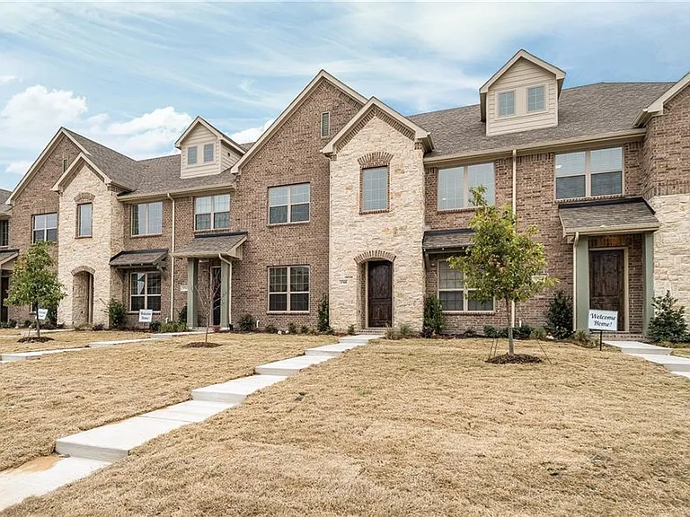 3708 Lantern Ln — Photo 2