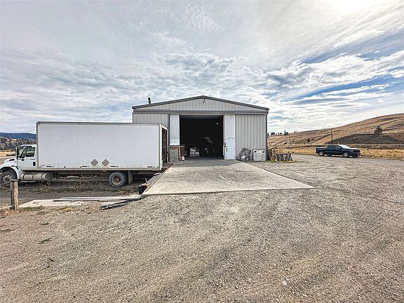 3rd image of 324 Sunflower Estates Rd