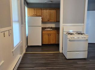 5 Ellis Ave APT 1R, Lowell, MA 01854