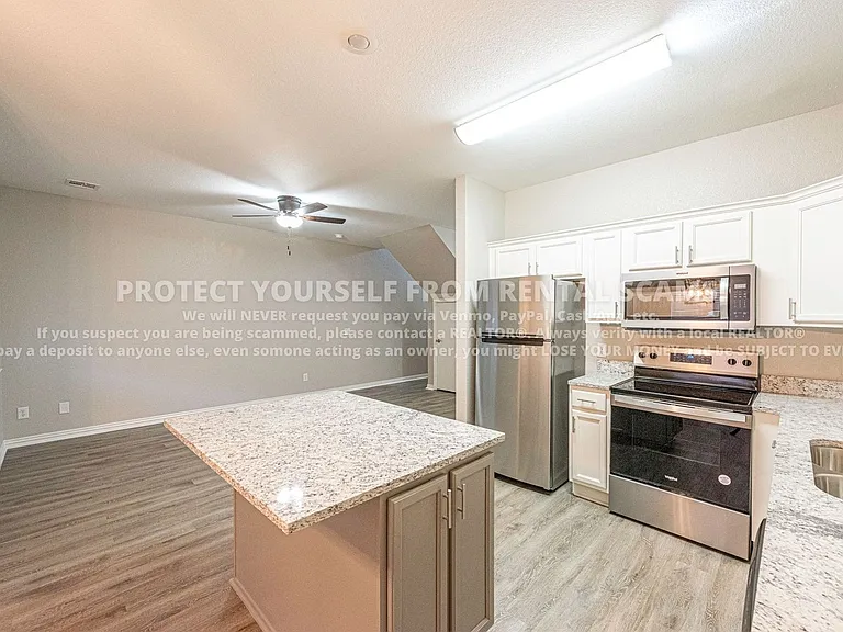 758 W Breeze Cv — Photo 5