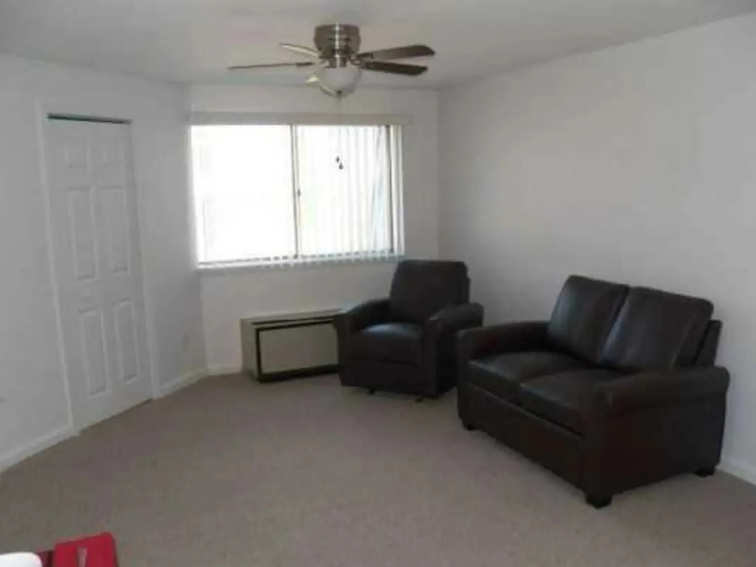 Windsor Court — Photo 3
