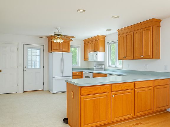 3rd image of 23 Cifre Lane