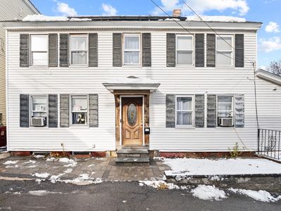 8 Clarks Ct, Lowell, MA, 01852