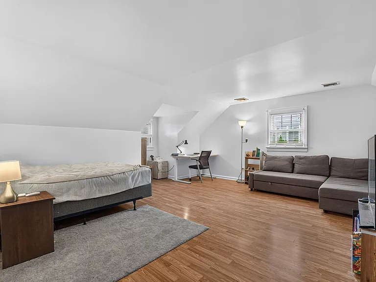 7 Glenwood Ave — Photo 21