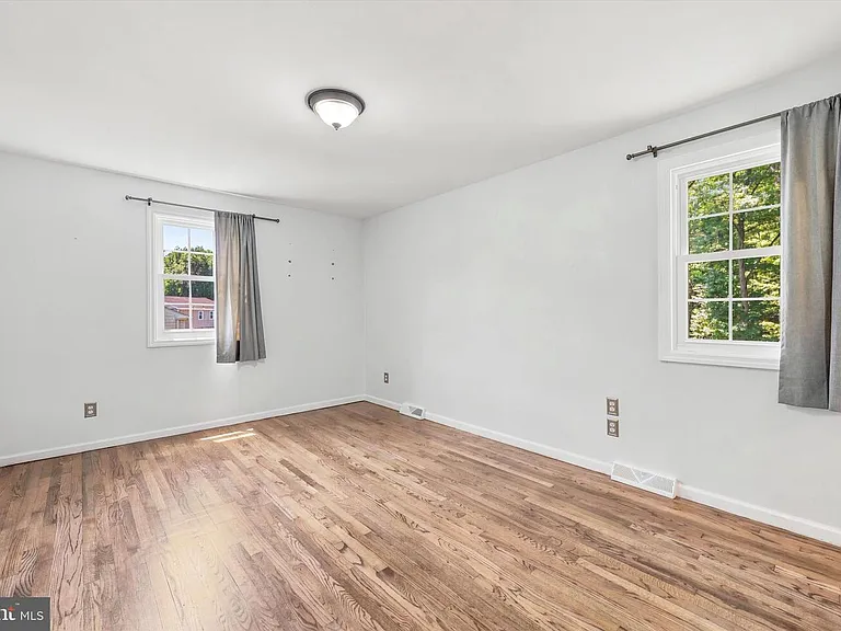 6 Janice Dr — Photo 14