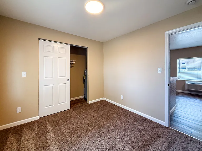 501 E 2nd Ave #2 — Photo 10