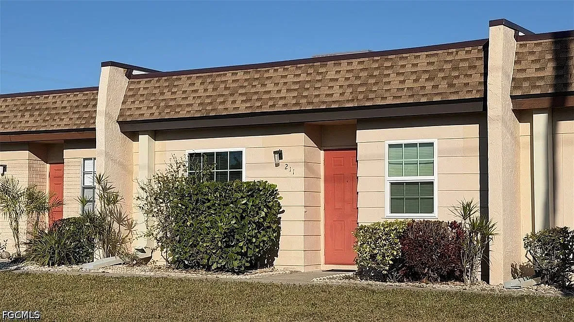 2 bed, 2.0 bath, 884 sqft, $1,600 — Photo 1