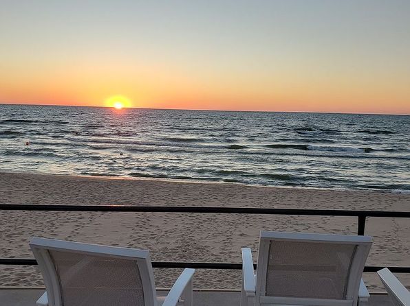 225 N Shore Dr APT 302