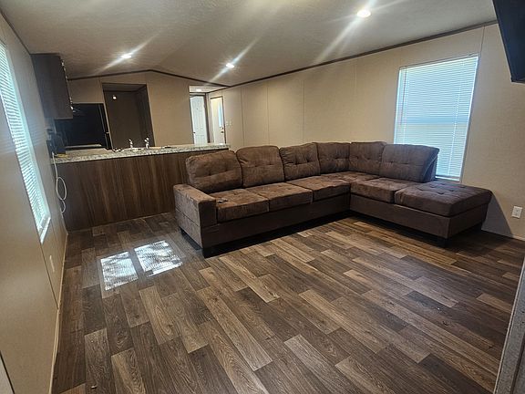 2nd image of 160 Tonkawa Trl