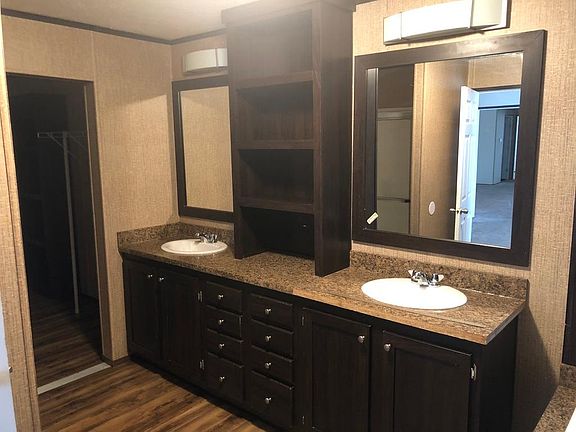4th image of 2122 N Sheeran Dr #560