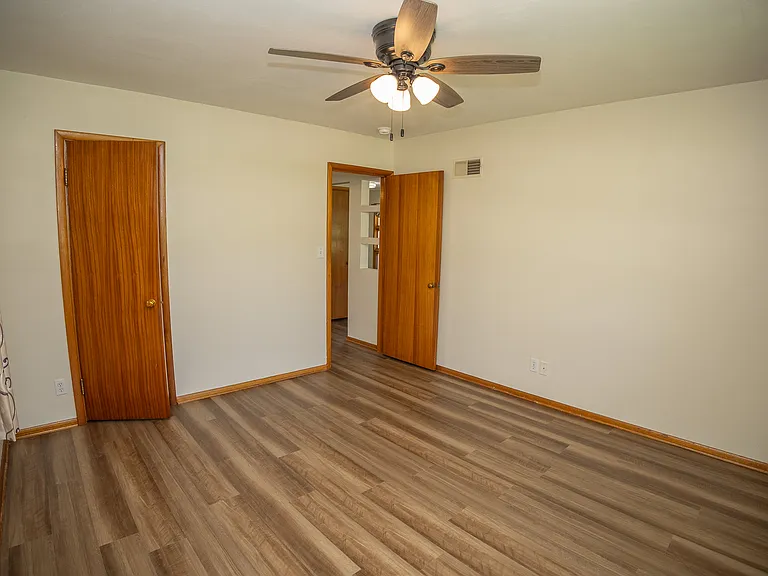 2401 Willow Dr — Photo 21