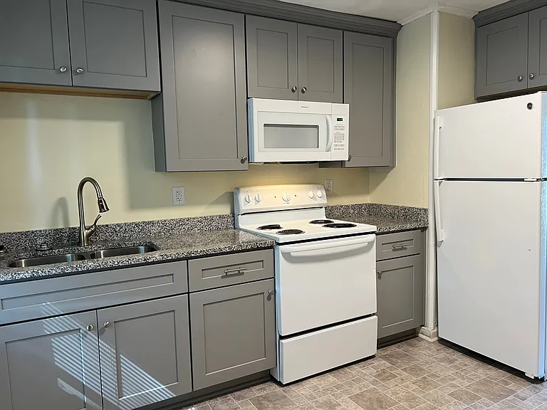 49 Carver Cir #CIRCLE49 — Photo 6