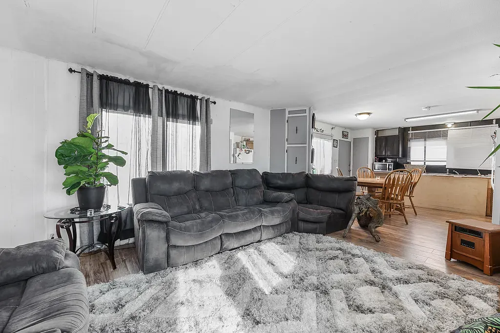 2 bed, $750 — Photo 4