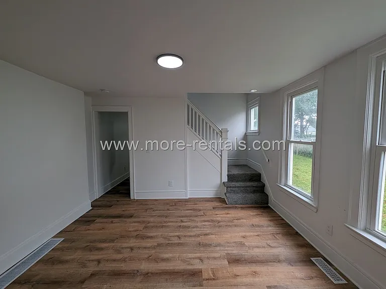 1237-1239 Atcheson St — Photo 7