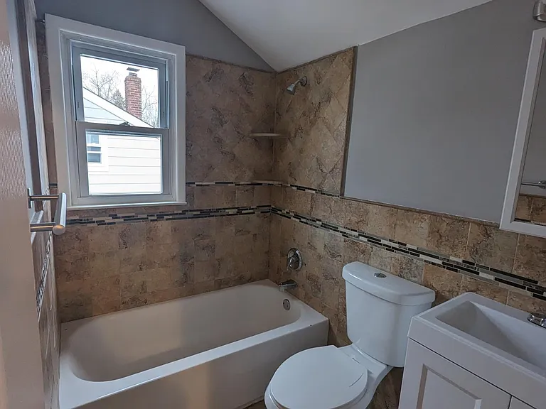 686 W Milton Ave — Photo 13
